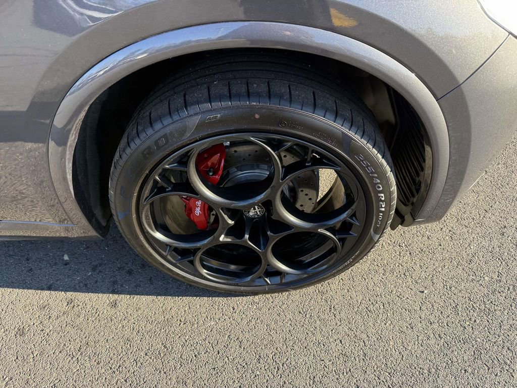 Used 2023 Alfa Romeo Stelvio Quadrifoglio w/ Active Assist Plus Package image 7