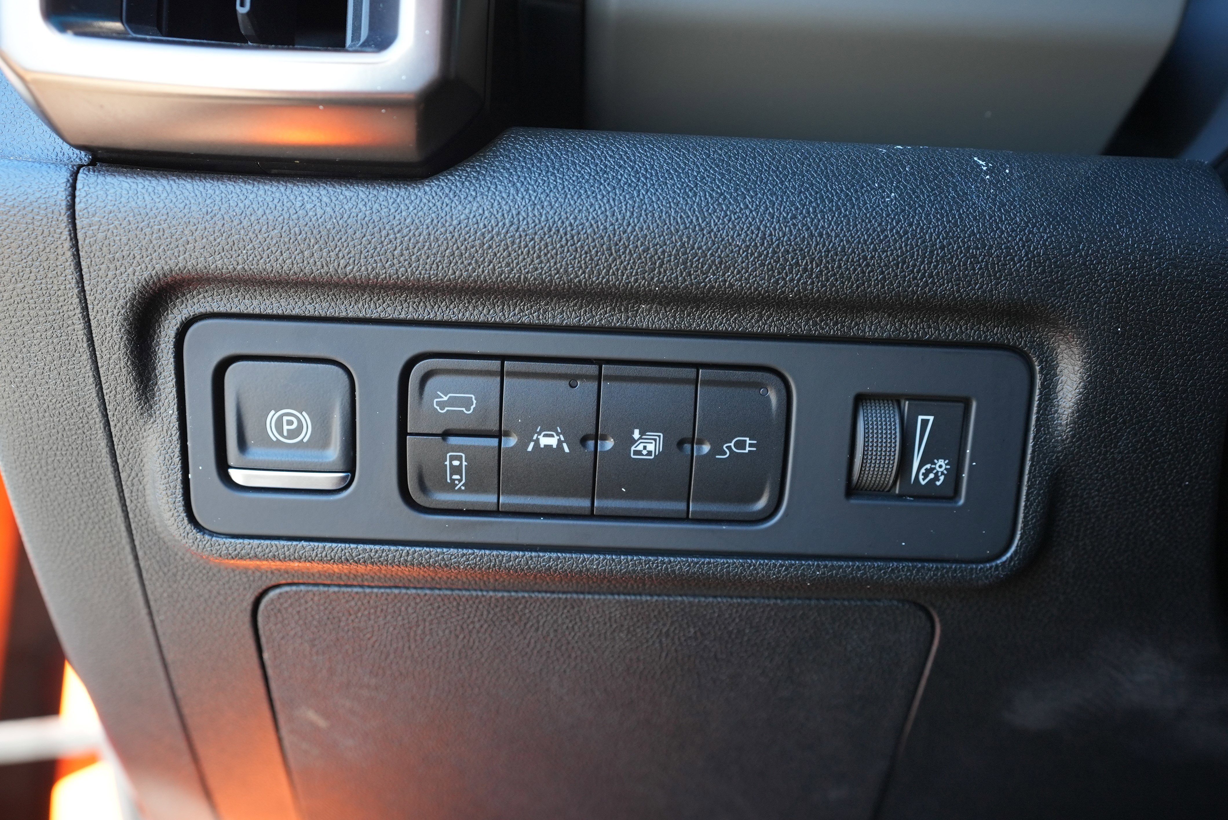 Used 2024 GMC Hummer EV 3X w/ LPO, Illumination Package image 24