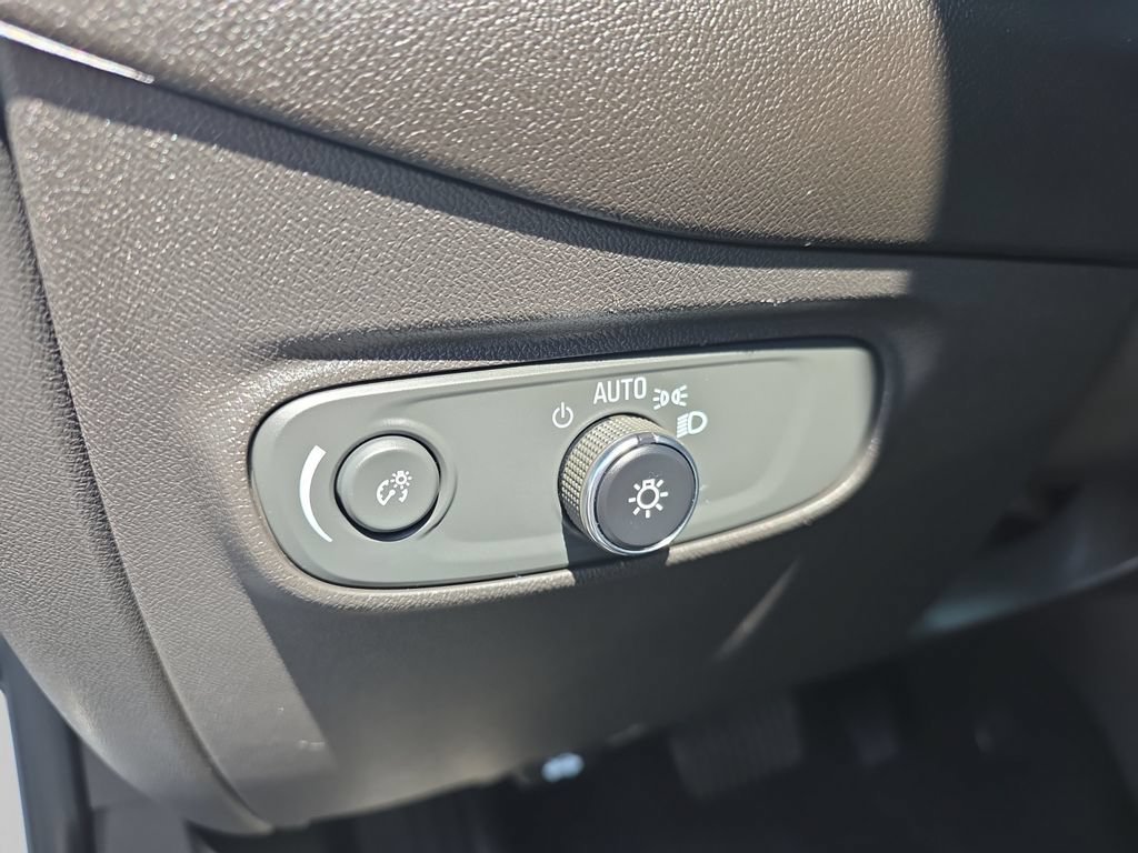 Used 2023 Chevrolet Equinox LS w/ LS Convenience Package AWD/4WD image 18
