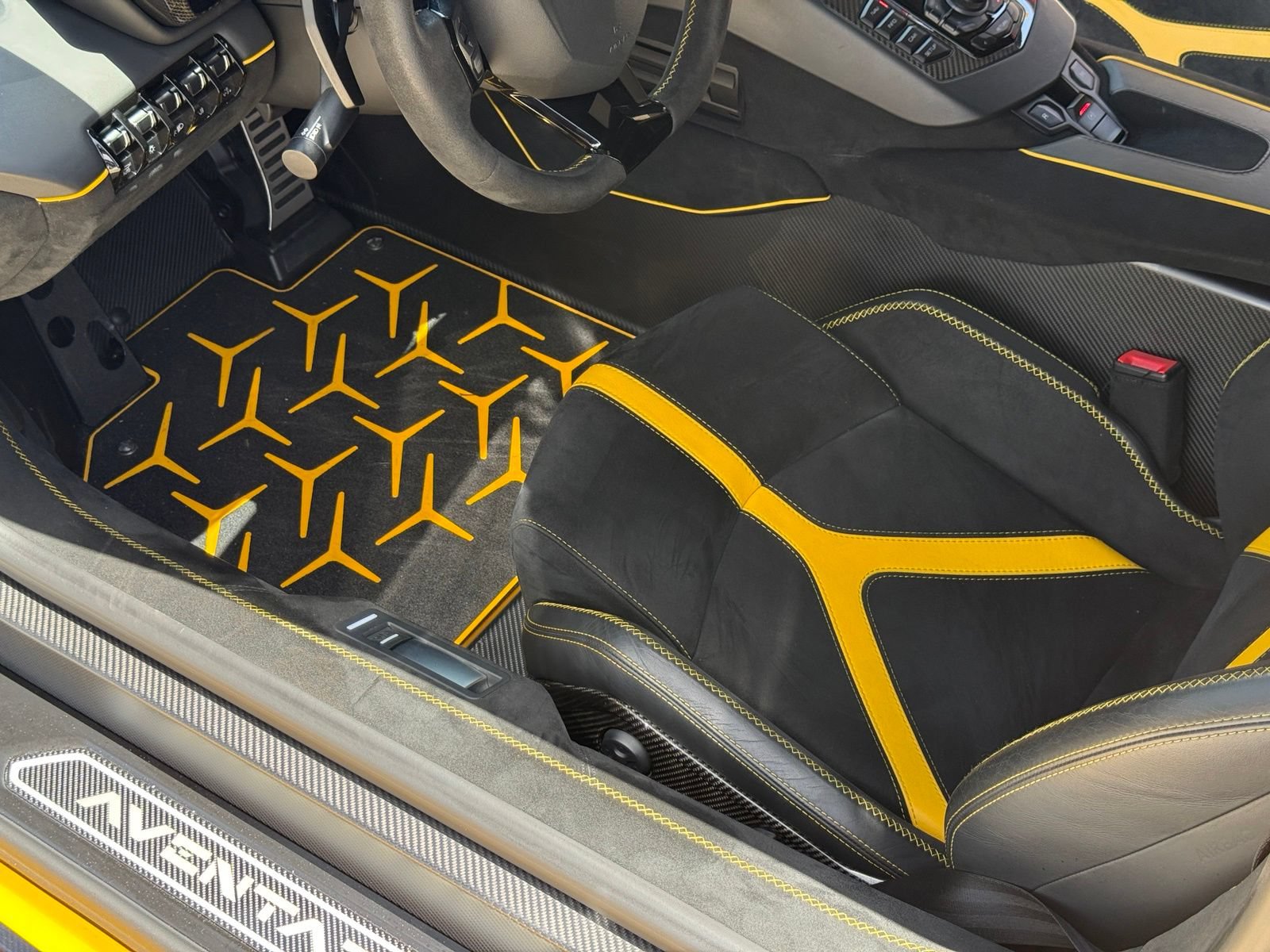 Used 2021 Lamborghini Aventador SVJ AWD/4WD image 80