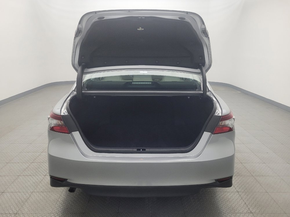 Used 2021 Toyota Camry LE image 29