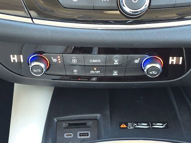 Used 2023 Buick Enclave Essence image 35