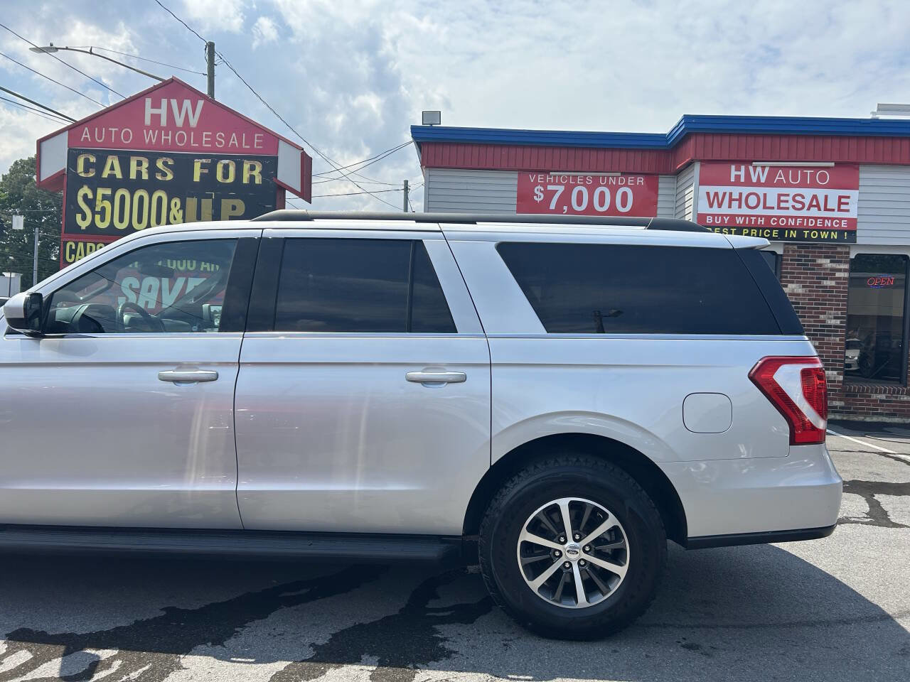 Used 2019 Ford Expedition Max XLT image 8