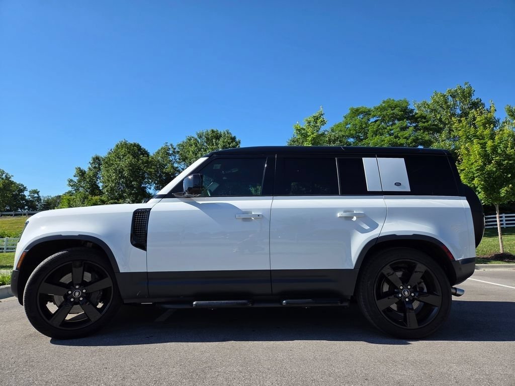 Used 2024 Land Rover Defender 110 SE AWD/4WD image 30