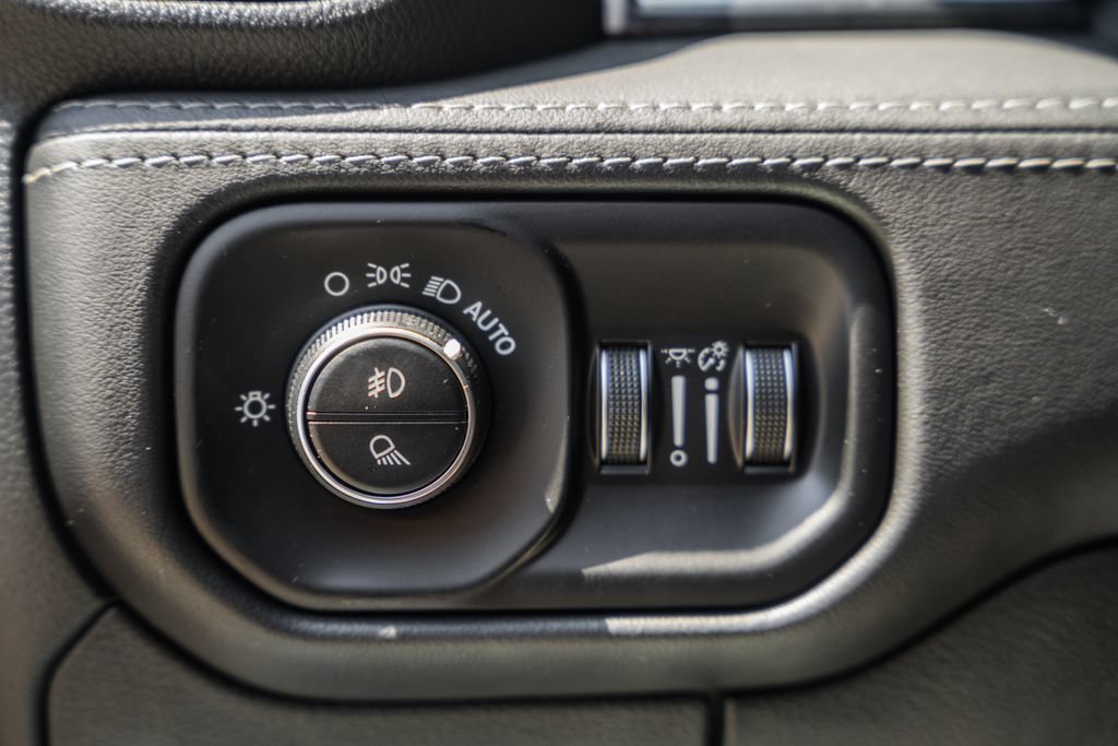 Used 2022 RAM 1500 Limited AWD/4WD image 50