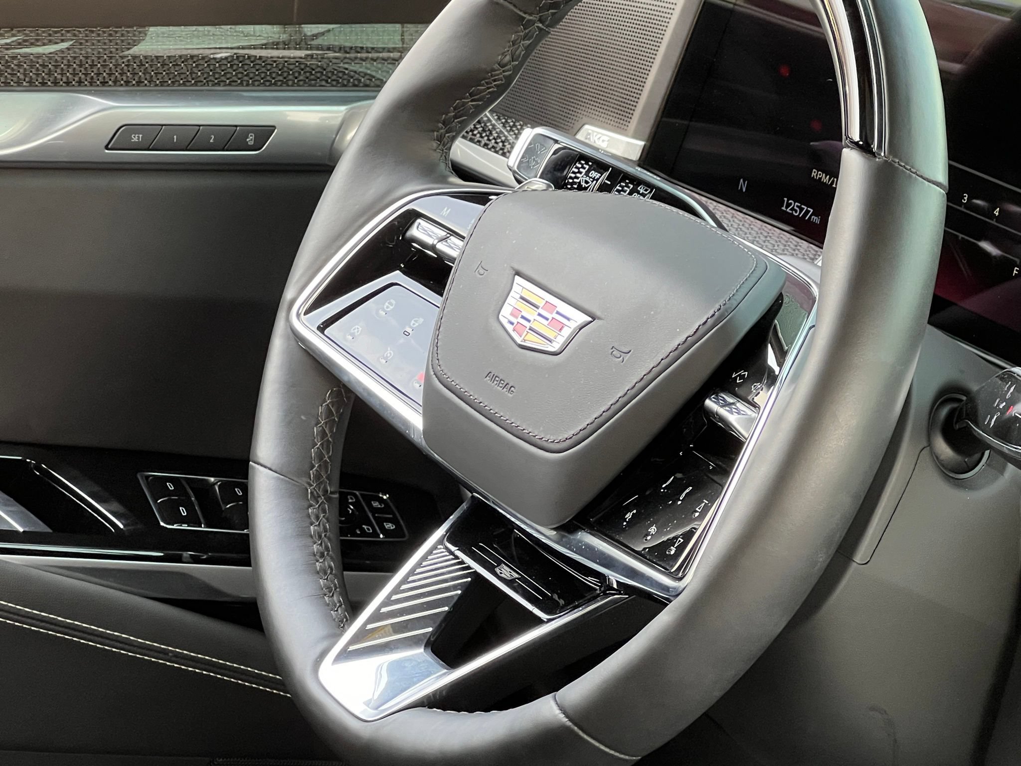 Used 2025 Cadillac Escalade ESV V AWD/4WD image 42