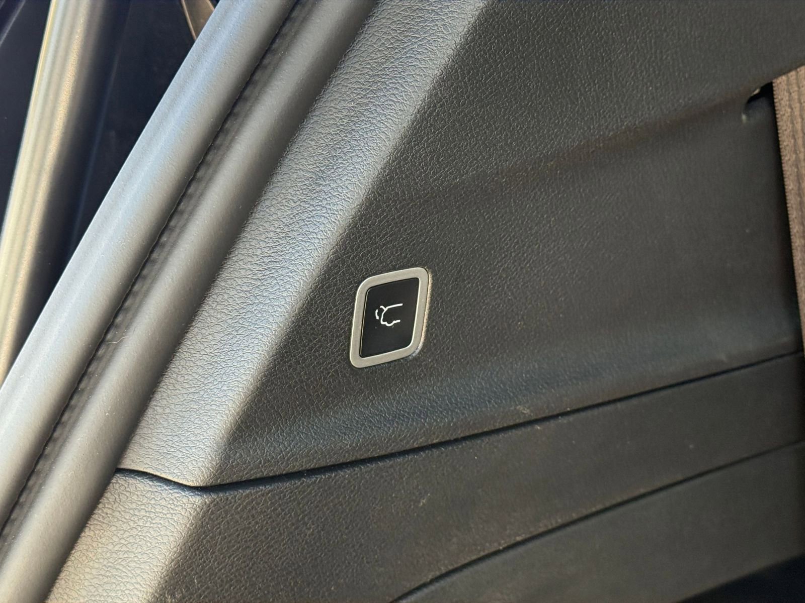 Used 2025 Chrysler Pacifica Select image 23