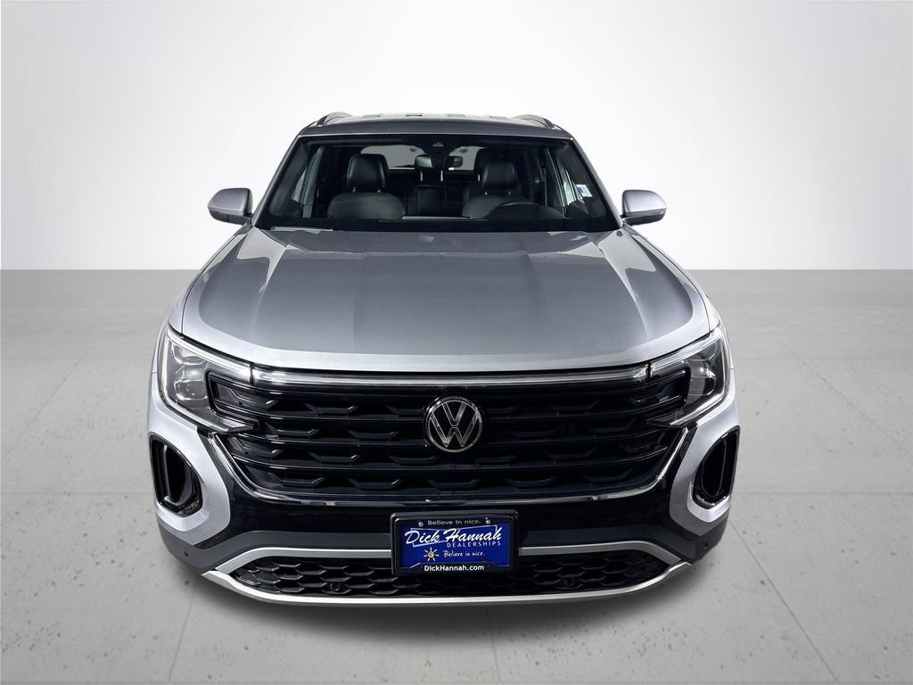 Certified 2025 Volkswagen Atlas Cross Sport SE AWD/4WD image 4