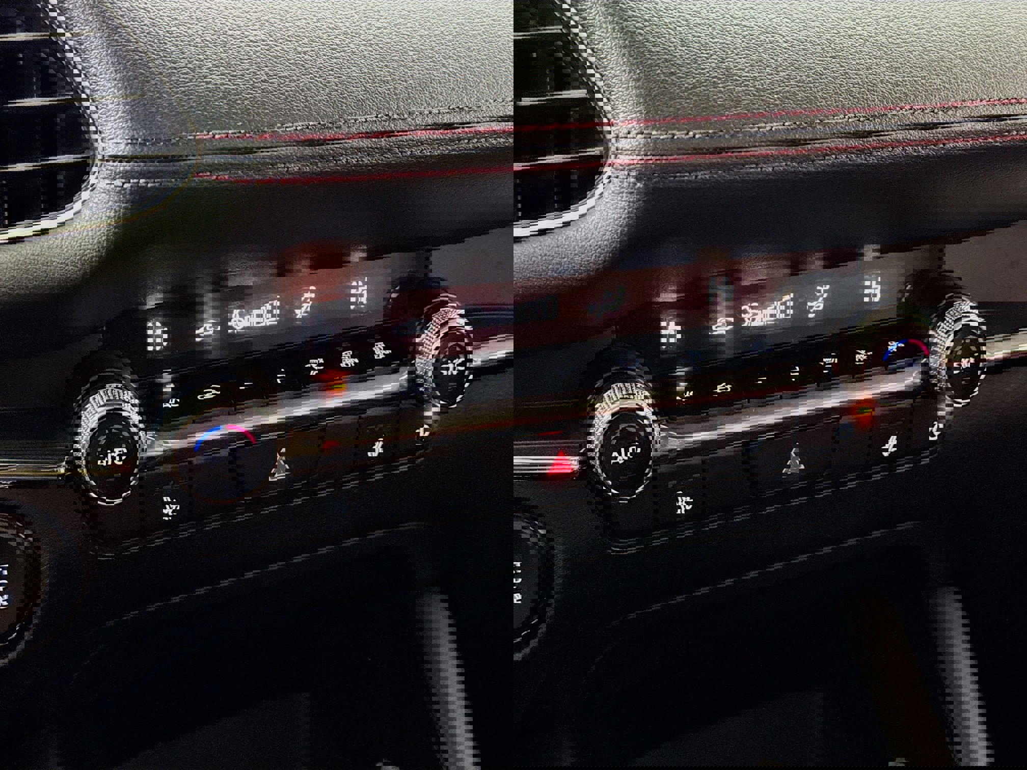 Used 2024 MAZDA MAZDA3 s image 19