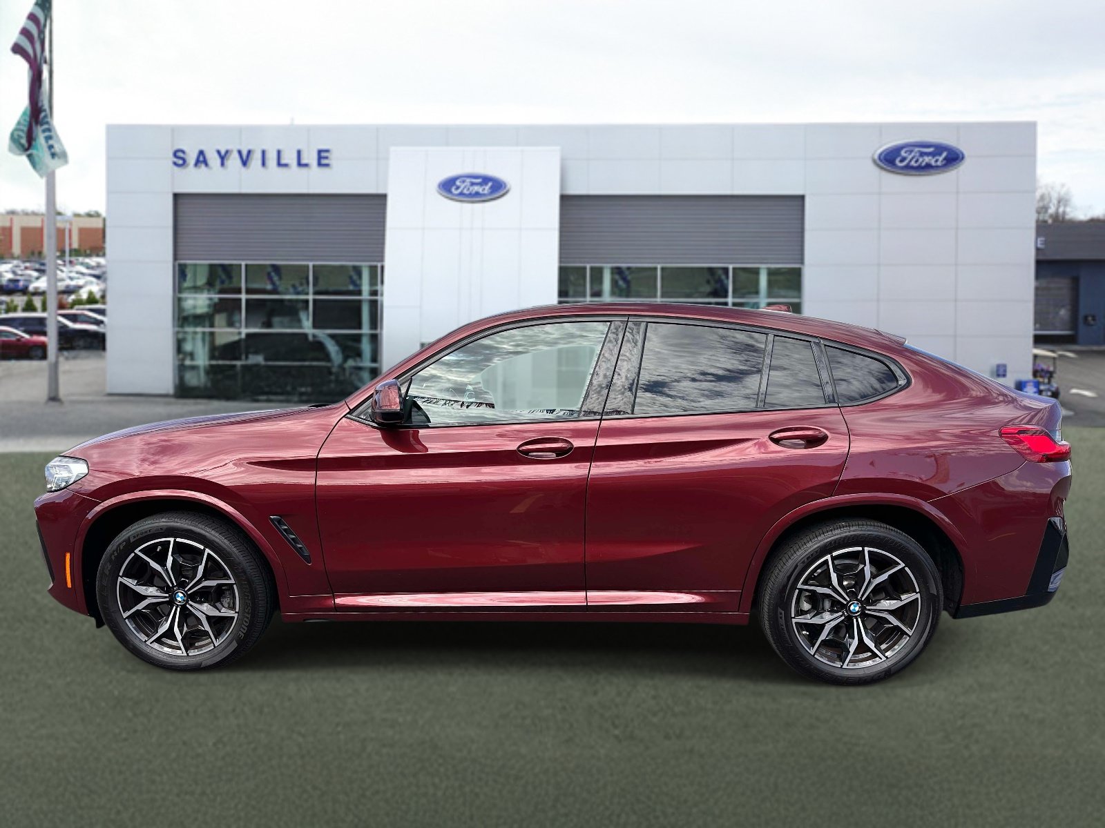 Used 2022 BMW X4 xDrive30i w/ M Sport Package 2 AWD/4WD image 2