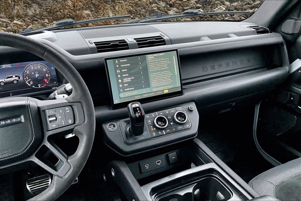 Used 2022 Land Rover Defender 90 Carpathian Edition image 6