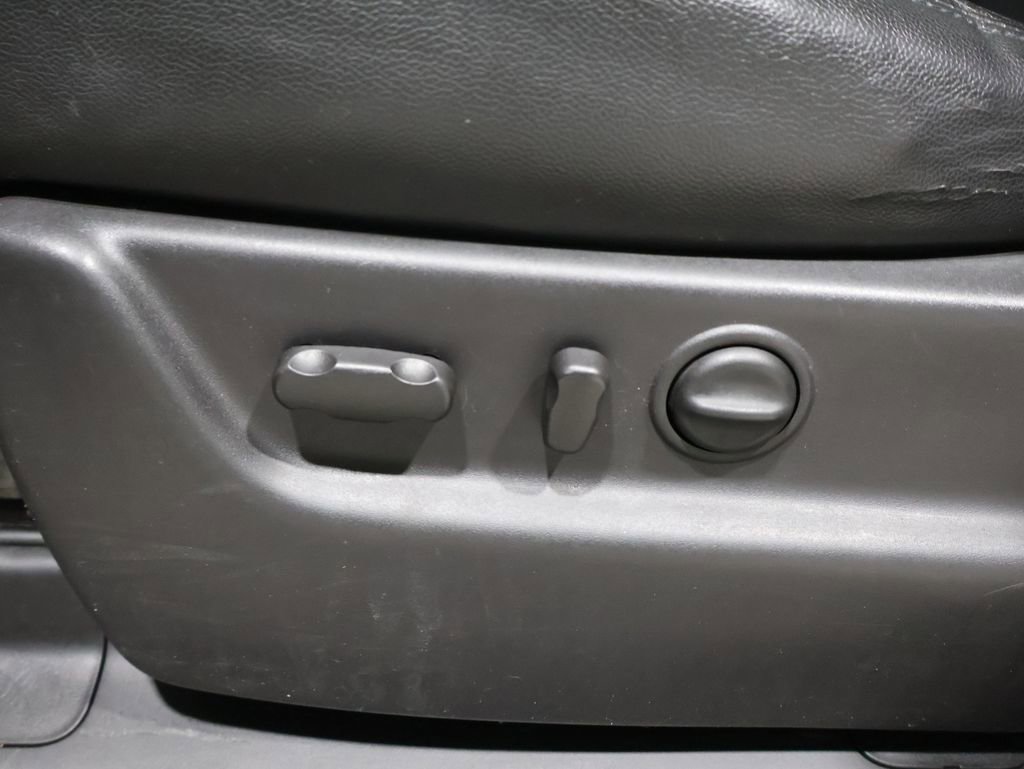 Used 2013 Chevrolet Tahoe LT w/ Luxury Package image 12