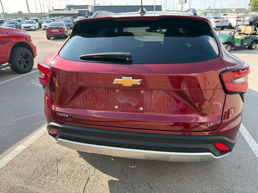 Used 2024 Chevrolet Trax LT w/ Driver Confidence Package FWD image 6