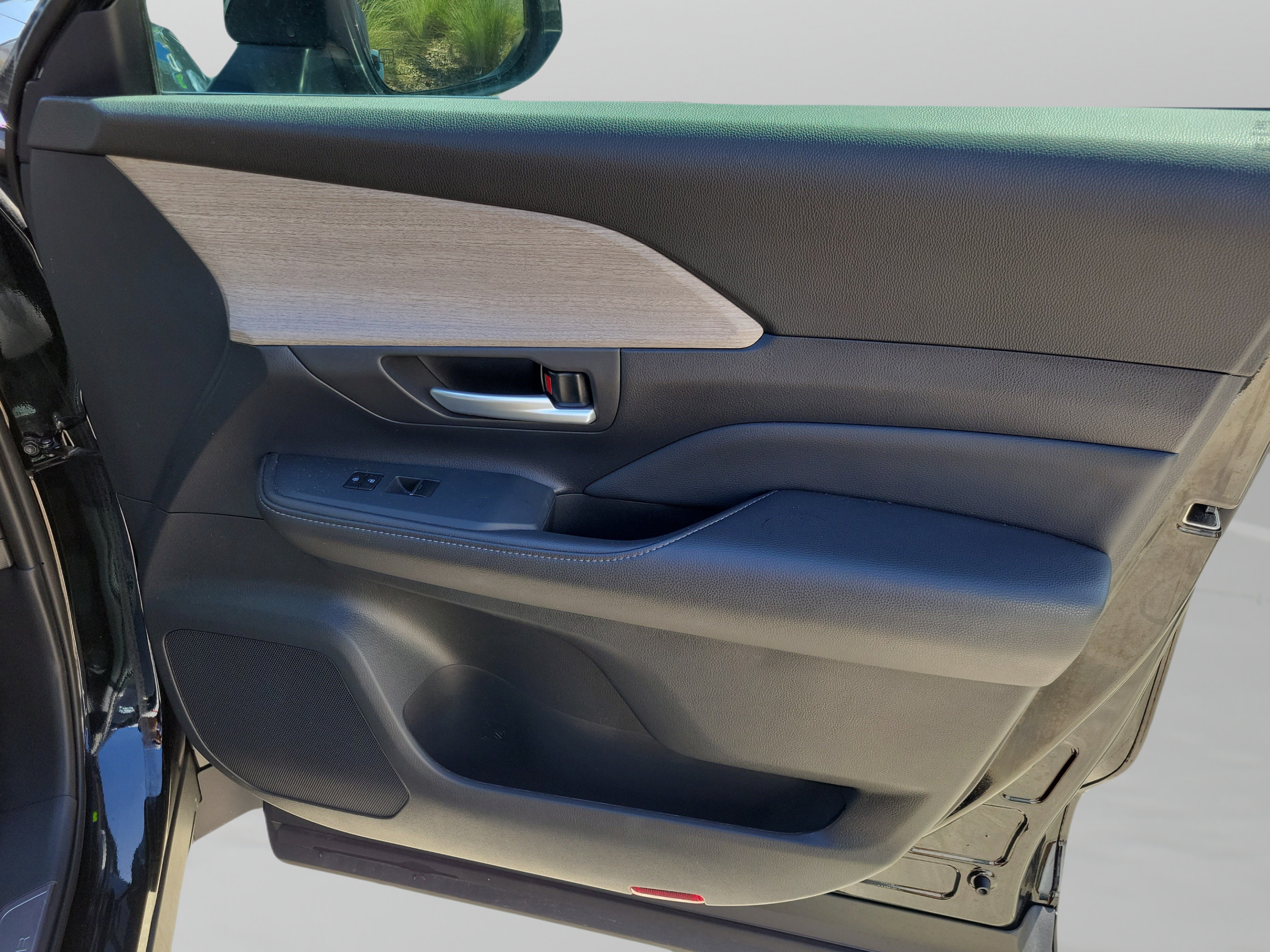 Certified 2025 Toyota Grand Highlander AWD image 25