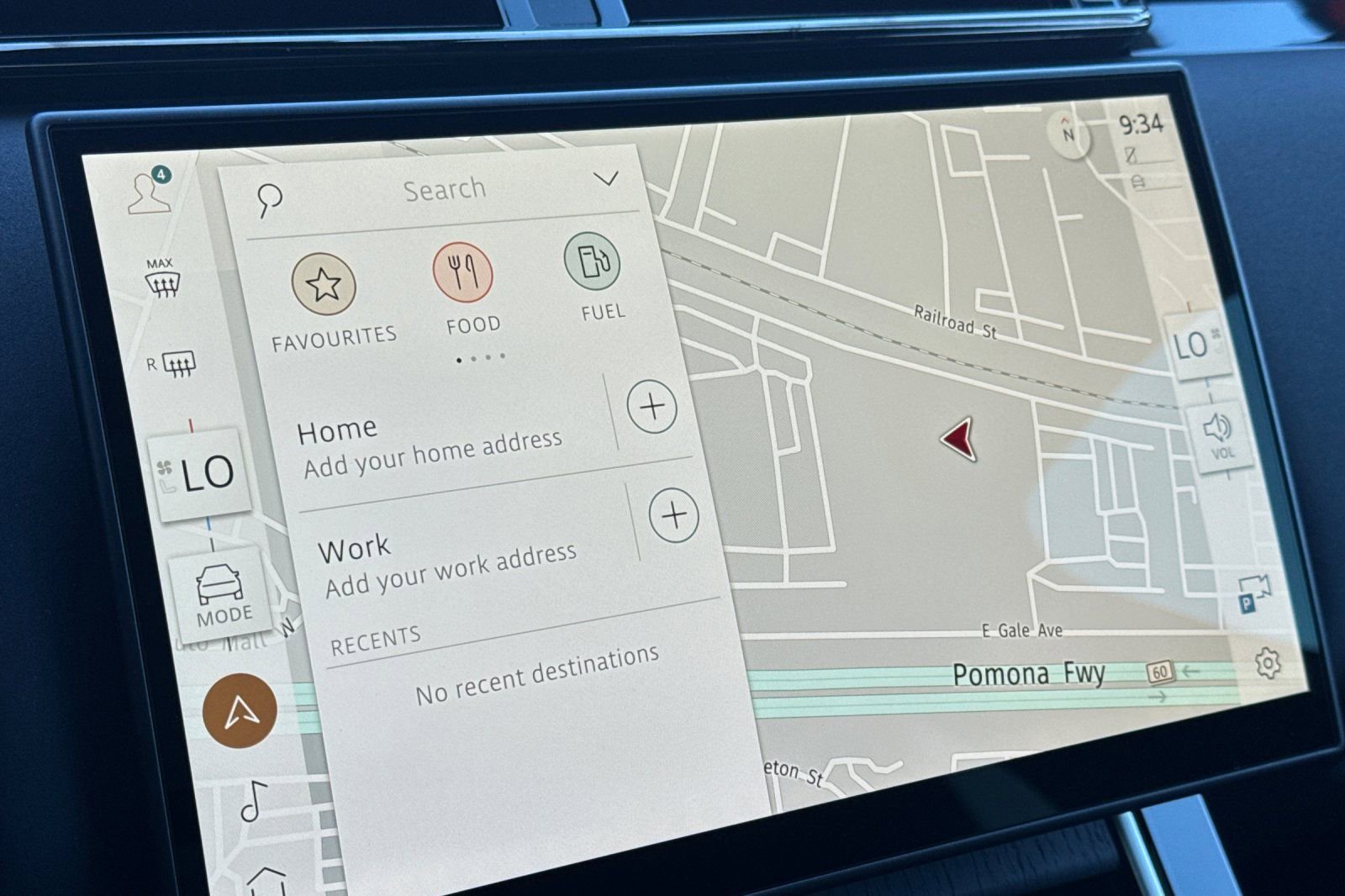 Certified 2025 Land Rover Range Rover Velar Dynamic SE image 22