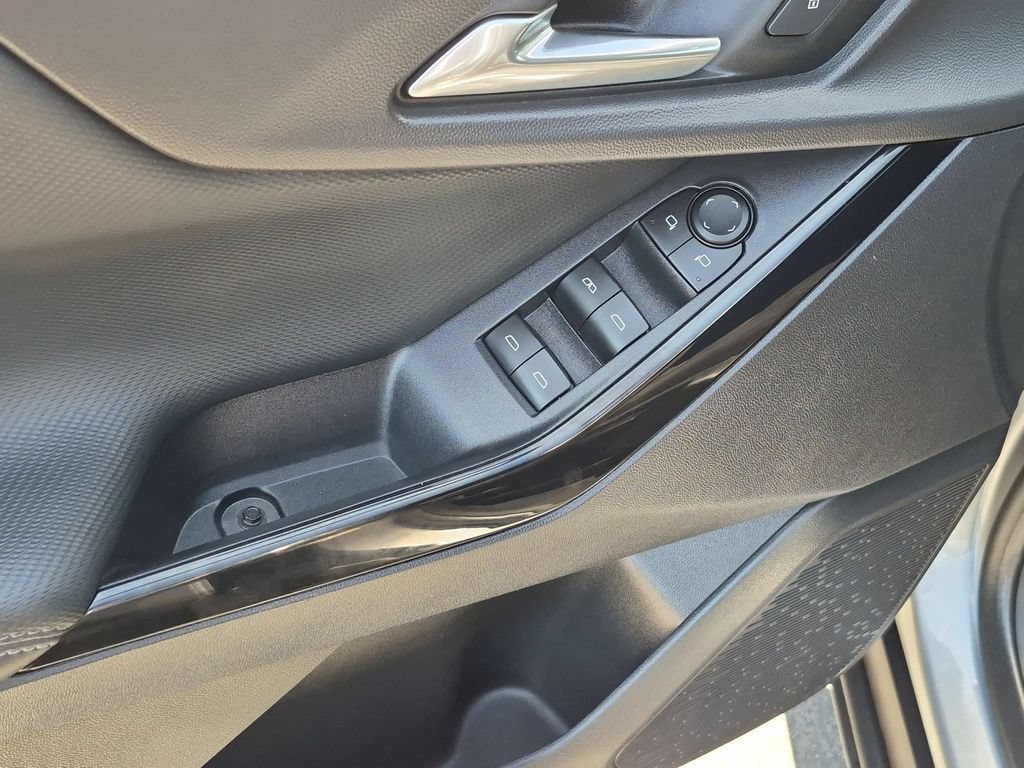 Used 2025 Chevrolet Equinox LT FWD image 13