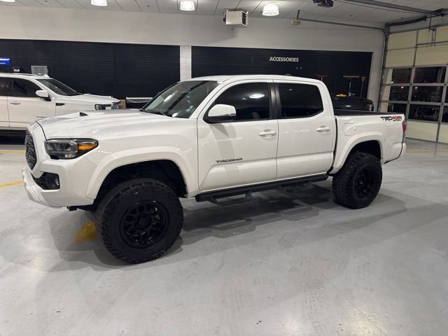 Used 2020 Toyota Tacoma TRD Sport w/ TRD Premium Sport Package image 5