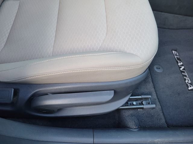 Used 2020 Hyundai Elantra SE image 33