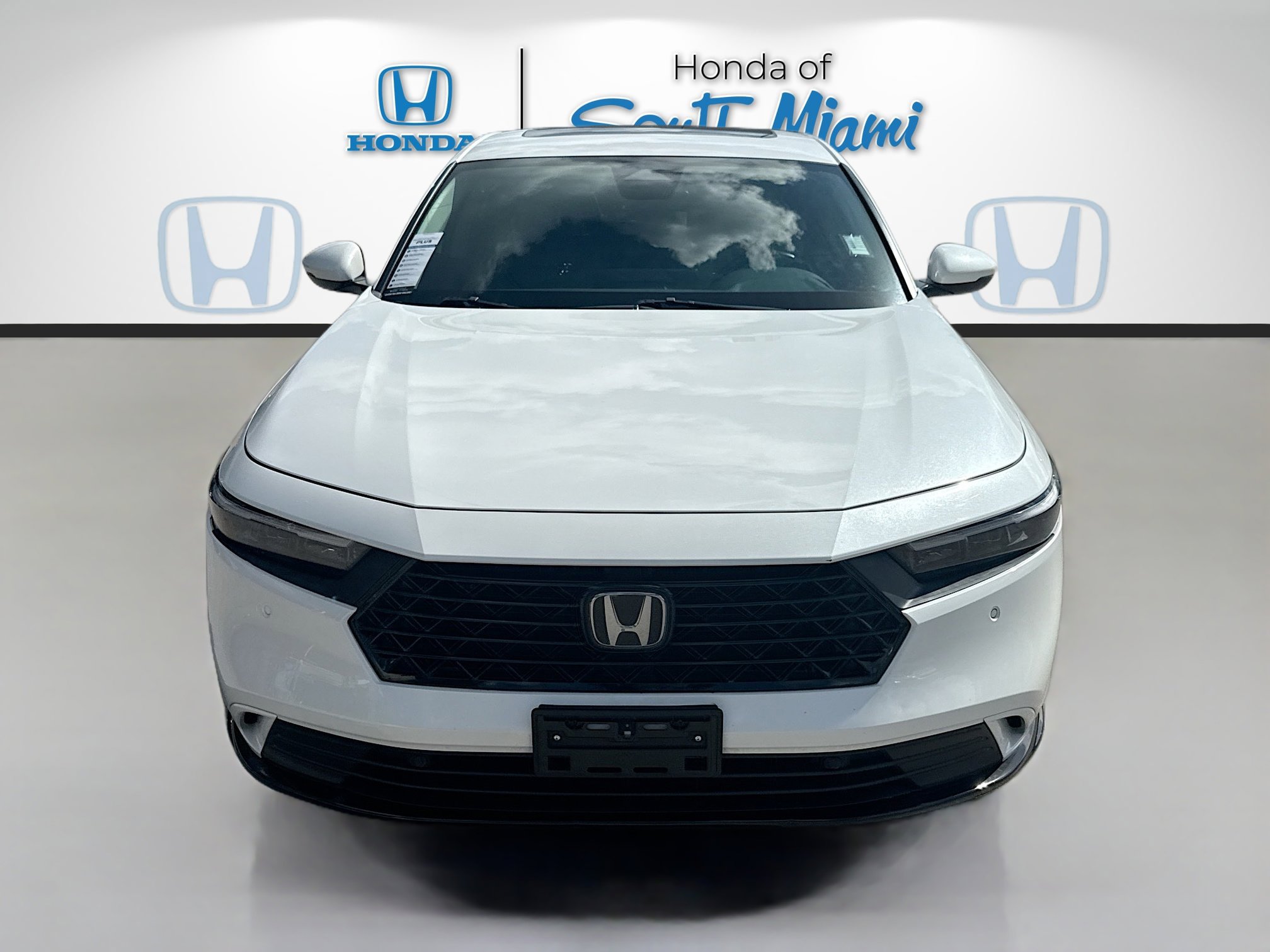 Used 2023 Honda Accord EX-L image 2