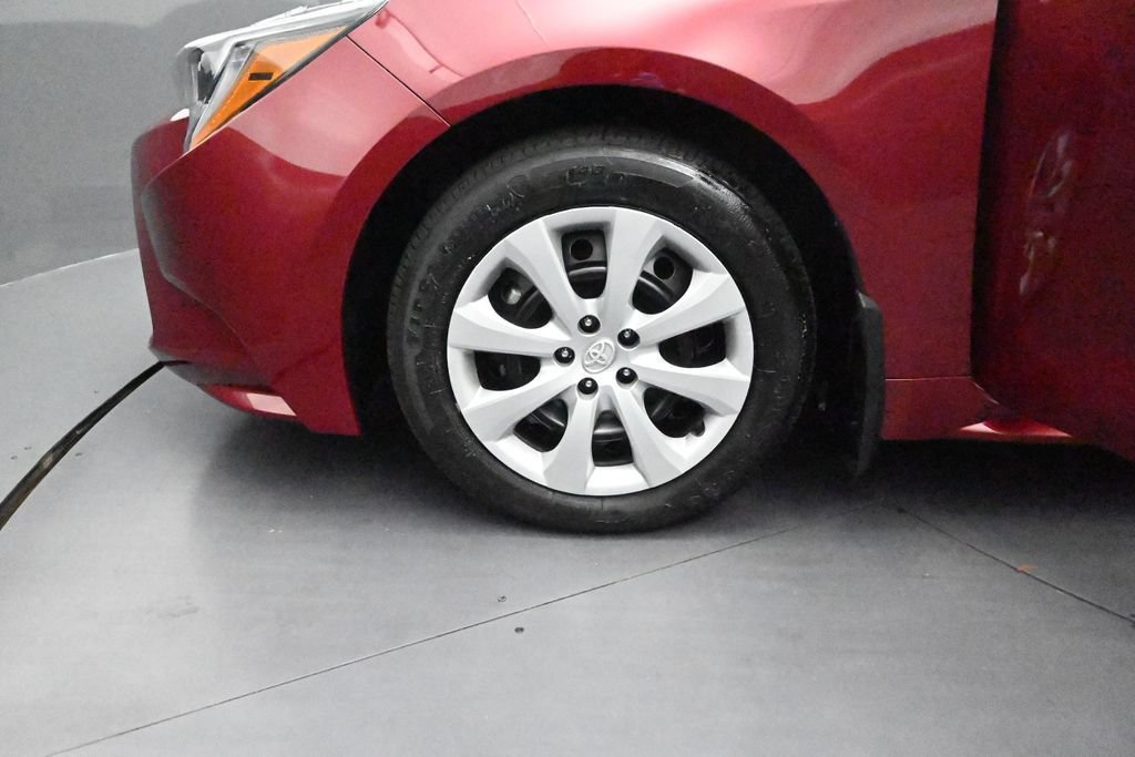 Used 2025 Toyota Corolla LE FWD image 17