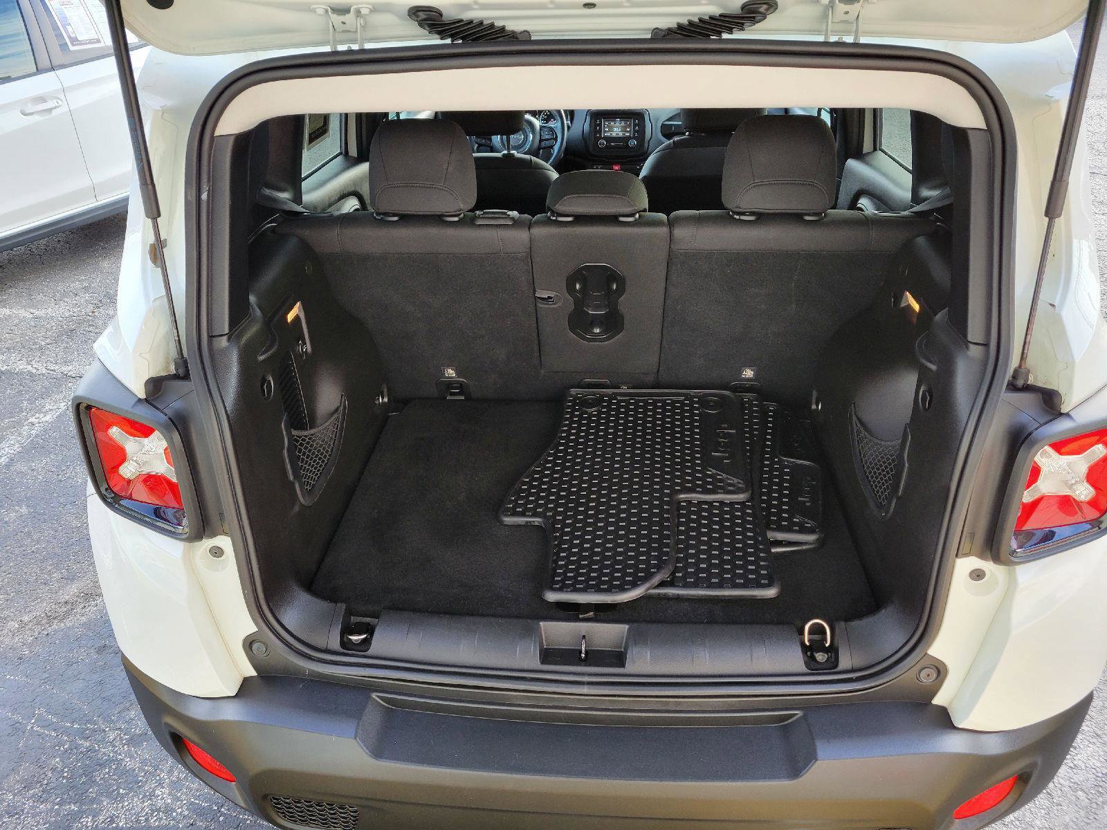 Used 2017 Jeep Renegade Altitude image 27