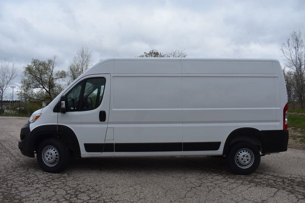 Used 2025 RAM ProMaster 2500 w/ Convenience Group FWD image 3
