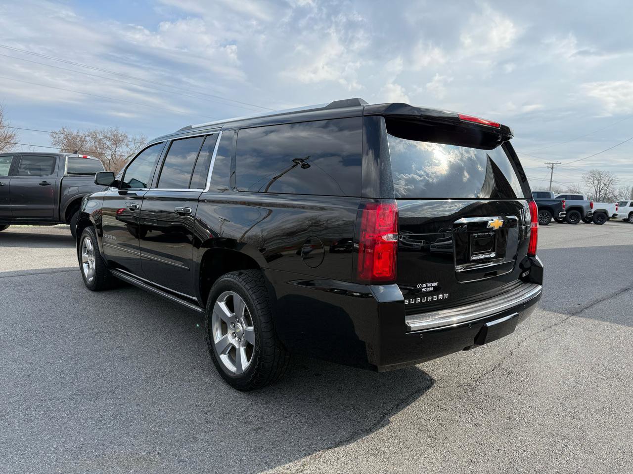 Used 2018 Chevrolet Suburban Premier image 4