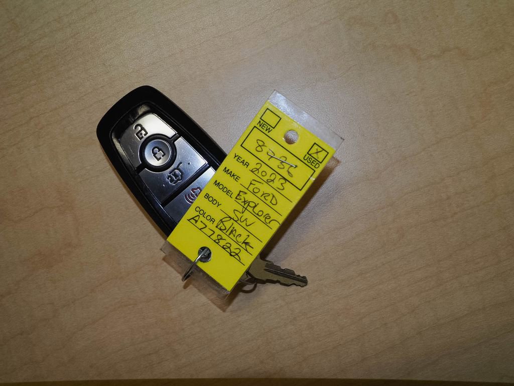 Used 2023 Ford Explorer XLT image 41