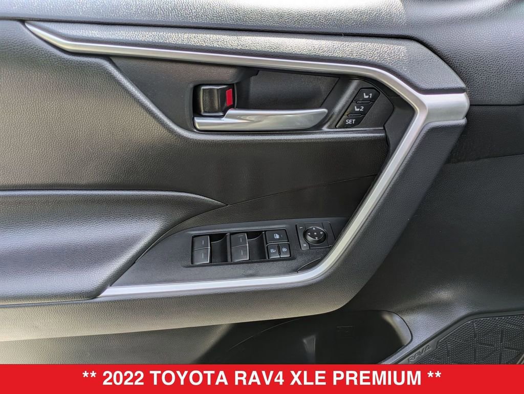 Used 2022 Toyota RAV4 XLE Premium image 14