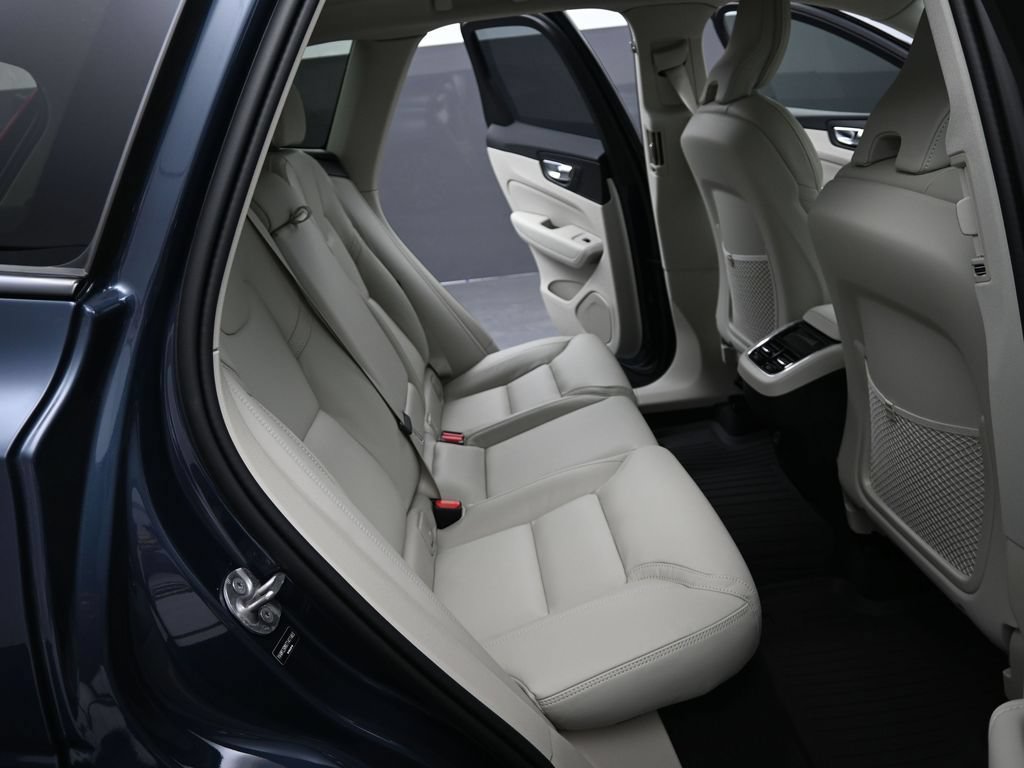 New 2026 Volvo XC60 B5 Ultra w/ Climate Package AWD/4WD image 19