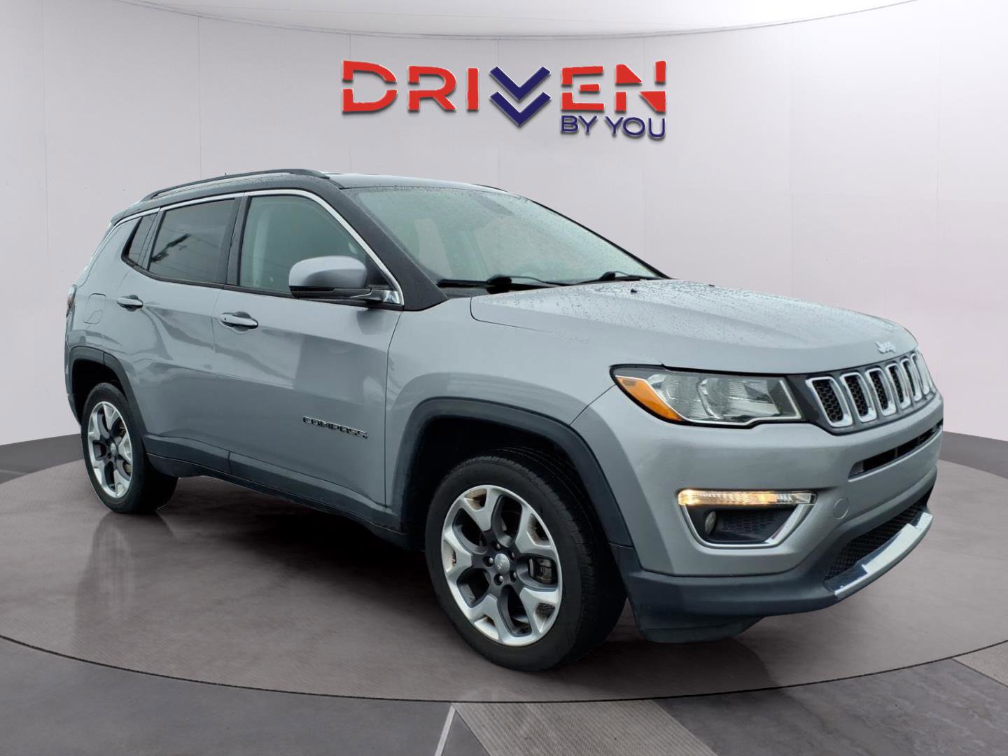 Used 2018 Jeep Compass Limited image 9