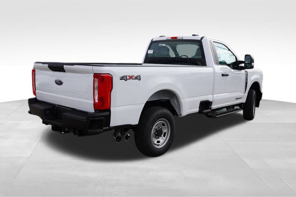New 2026 Ford F250 XL w/ F-250 >10K GVWR Package AWD/4WD image 3