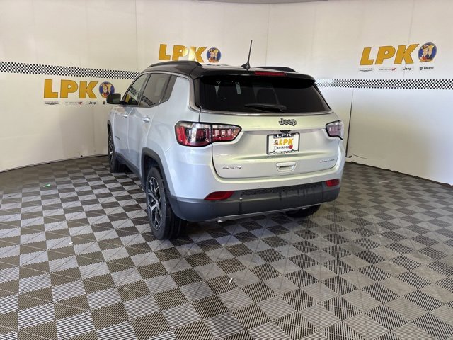 Certified 2024 Jeep Compass Limited image 12