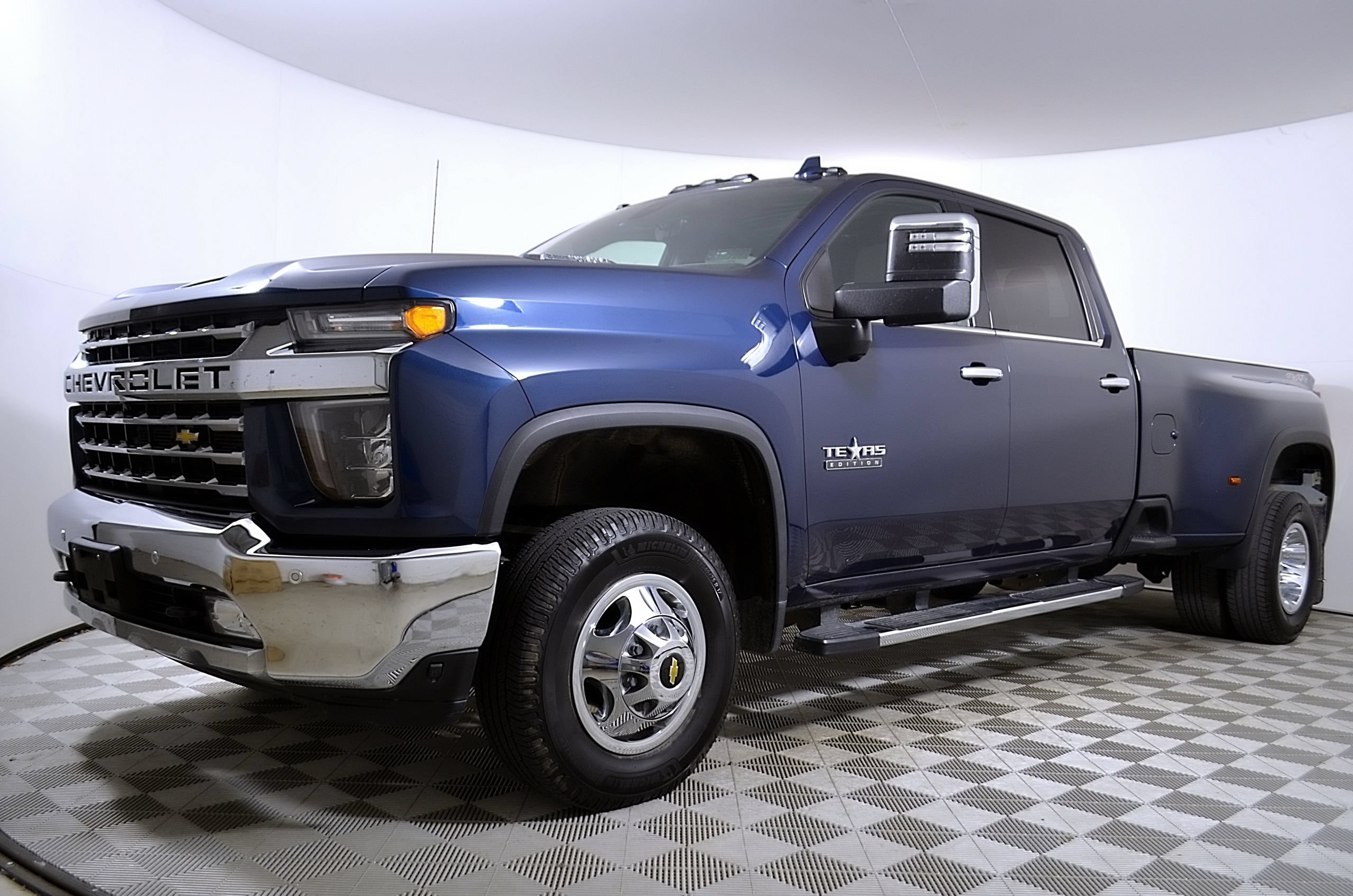 Used 2022 Chevrolet Silverado 3500 LTZ w/ LTZ Texas Edition AWD/4WD video 2
