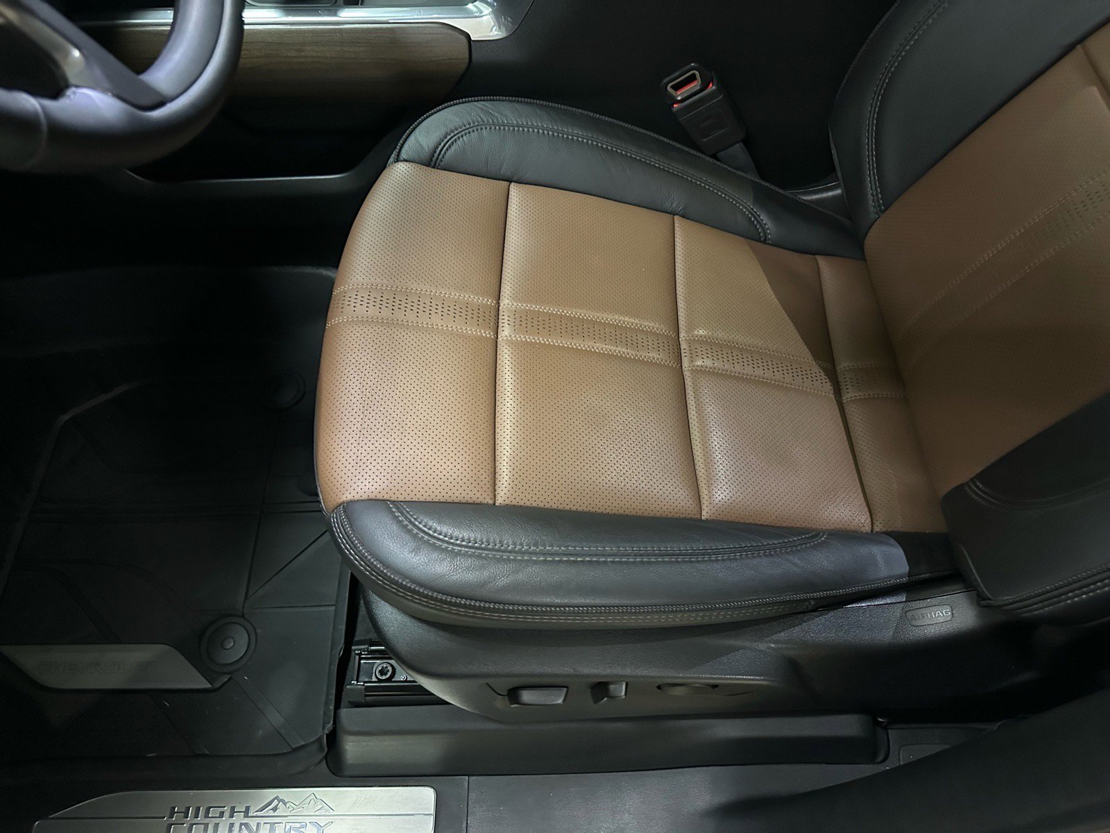 Used 2025 Chevrolet Silverado 1500 High Country w/ High Country Premium Package image 23