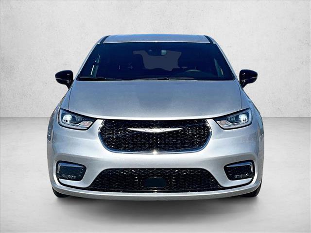 Used 2026 Chrysler Pacifica Select FWD image 3