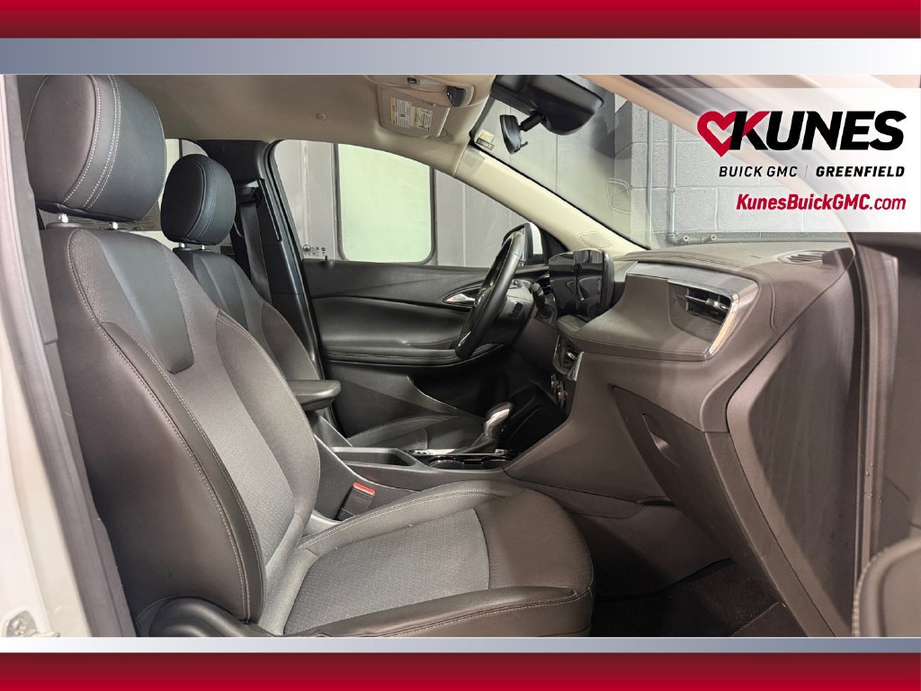 Used 2025 Buick Encore GX Preferred AWD/4WD image 36