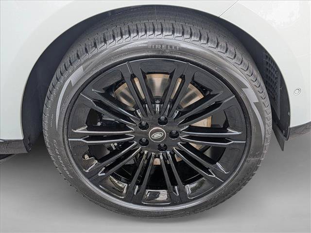 Certified 2025 Land Rover Range Rover Autobiography AWD/4WD image 25