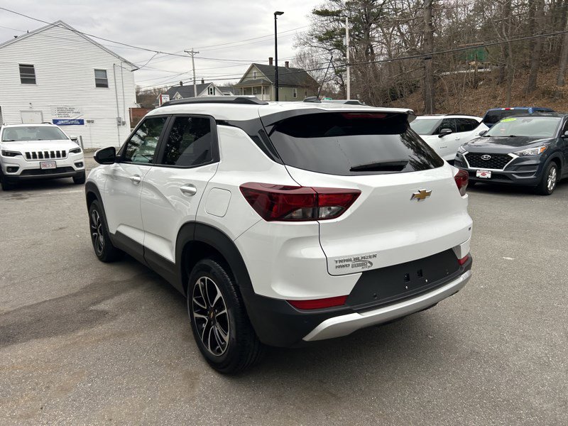 Used 2025 Chevrolet TrailBlazer LT w/ Convenience Package image 5