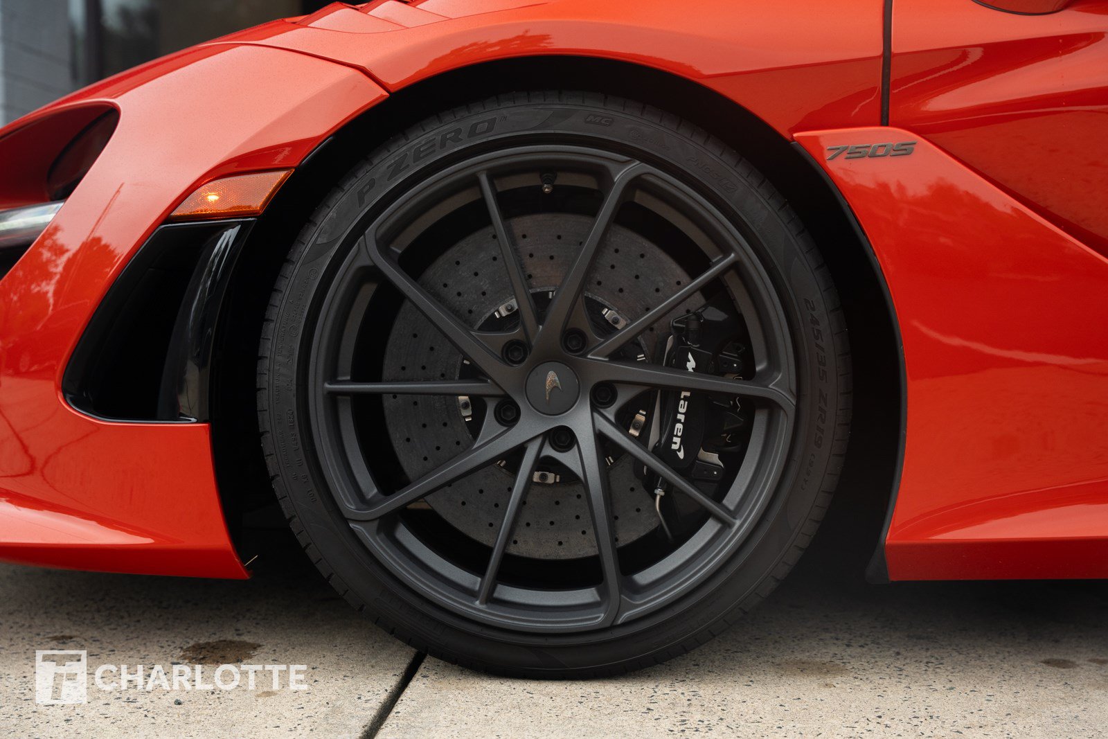 Used 2025 McLaren 750S Spider RWD image 12