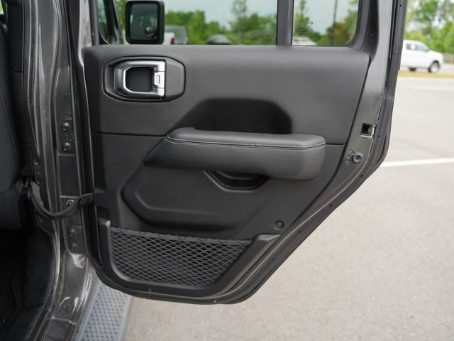 Used 2020 Jeep Wrangler Unlimited Sahara AWD/4WD image 23