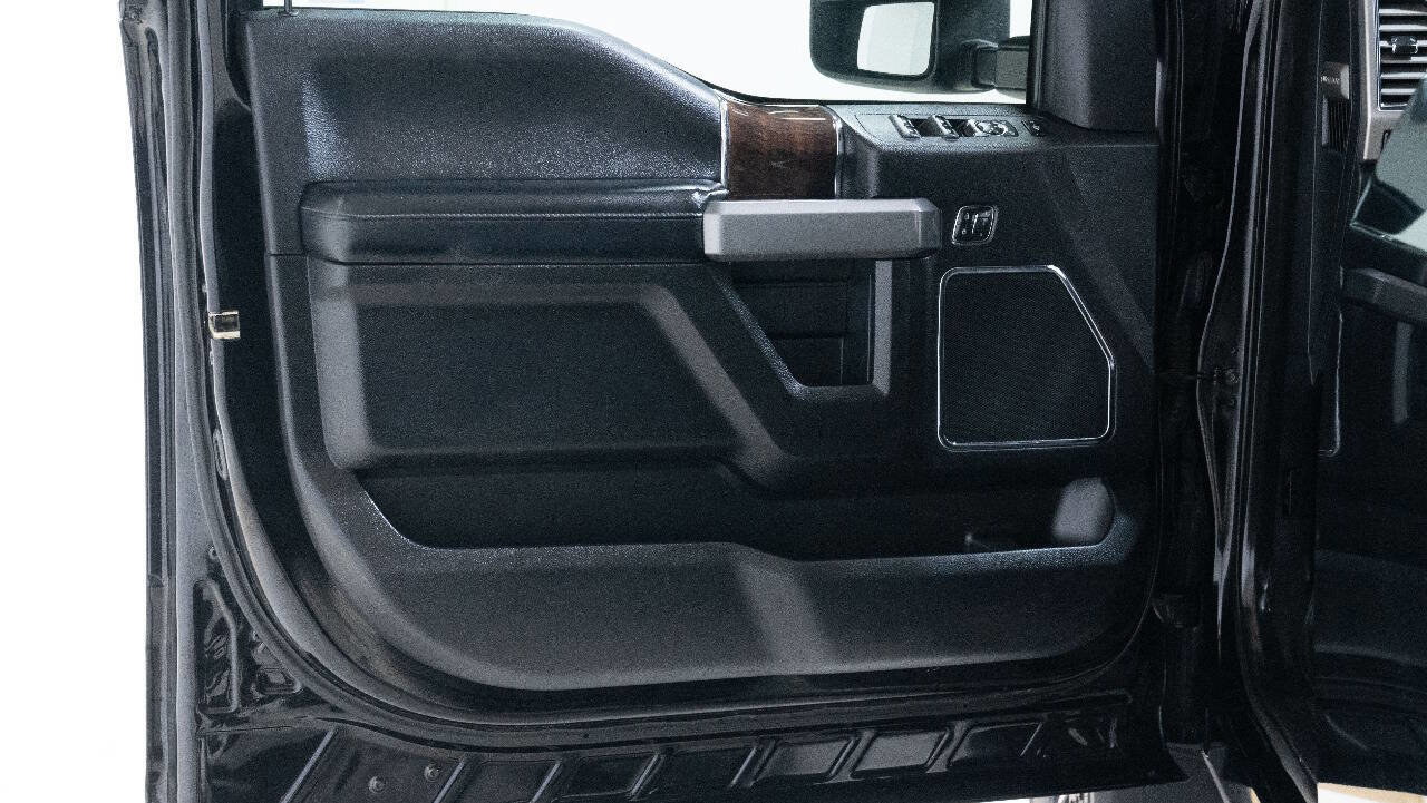 Used 2017 Ford F250 Platinum w/ FX4 Off-Road Package image 23