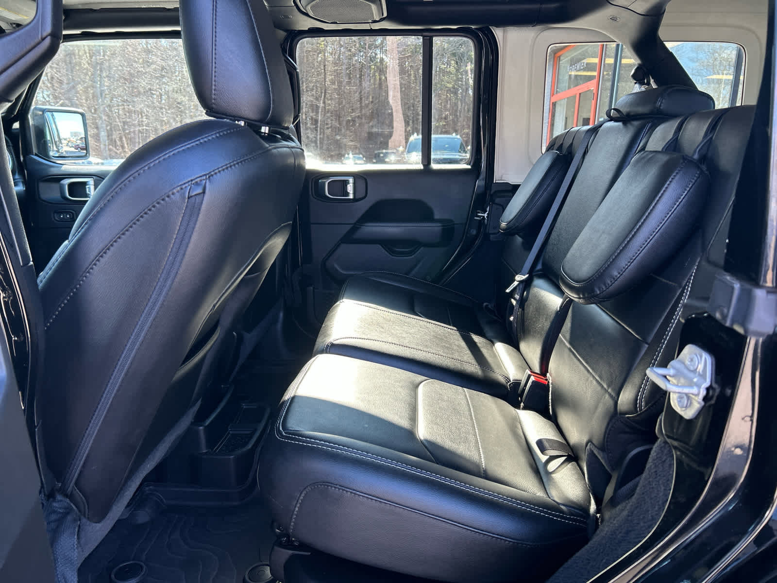 Used 2023 Jeep Wrangler Sahara w/ Cold Weather Group image 28