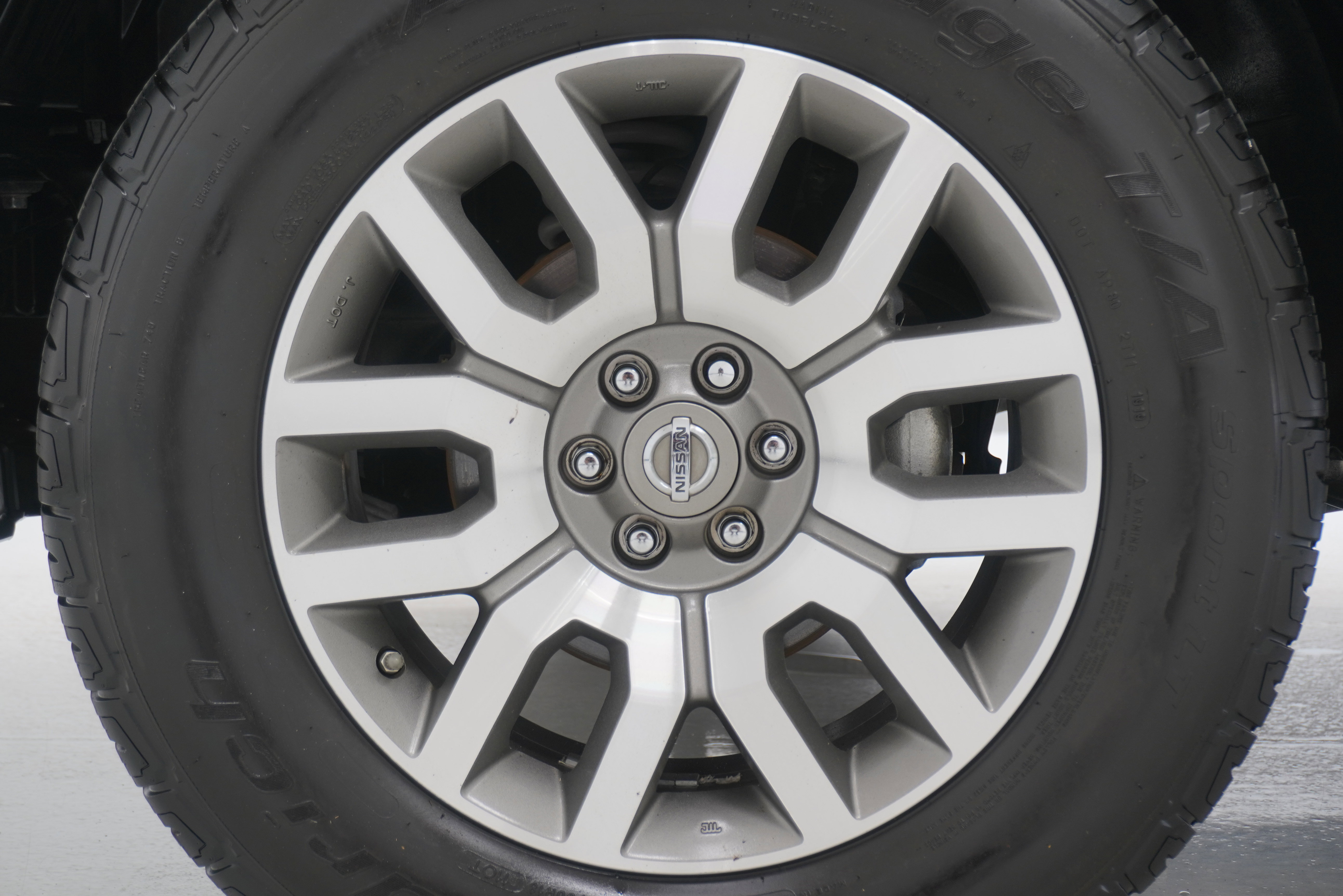 Used 2013 Nissan Frontier SL image 26