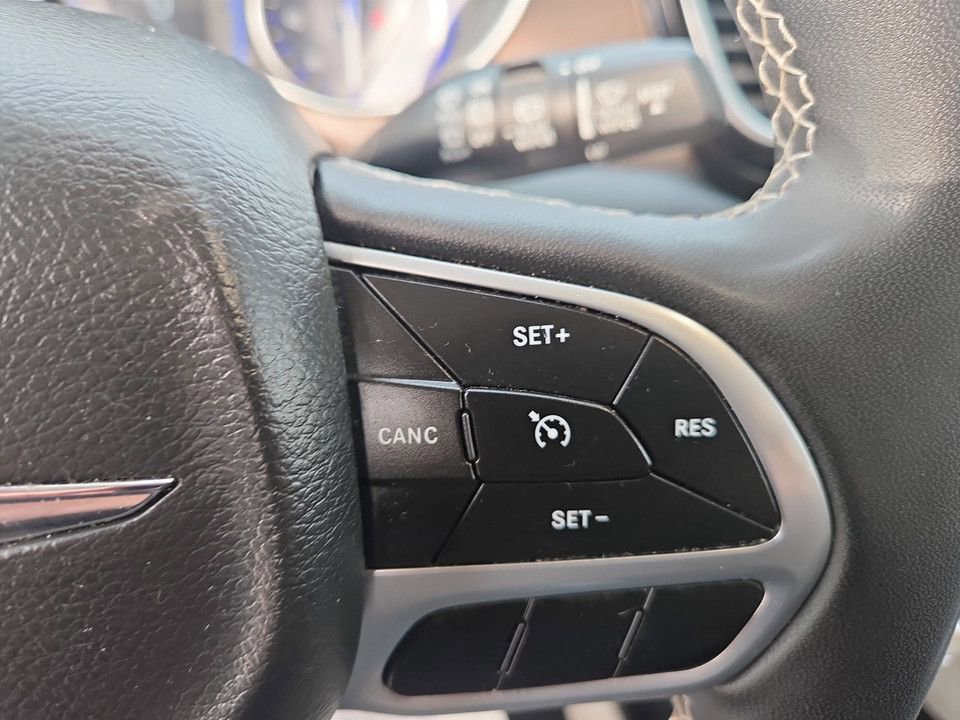 Used 2023 Chrysler Voyager LX image 16