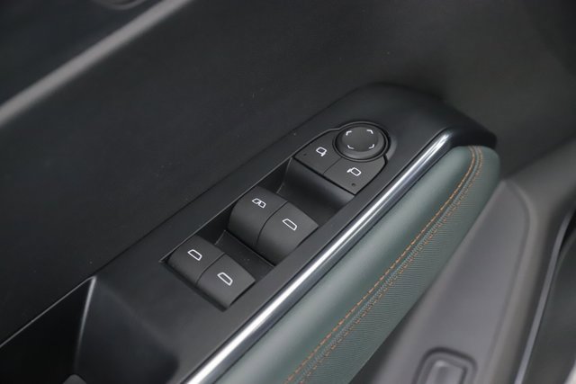 Used 2024 GMC Acadia AT4 image 19