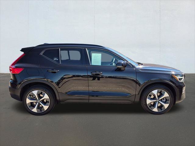 Certified 2024 Volvo XC40 B5 Core w/ Protection Package Premier AWD/4WD image 4