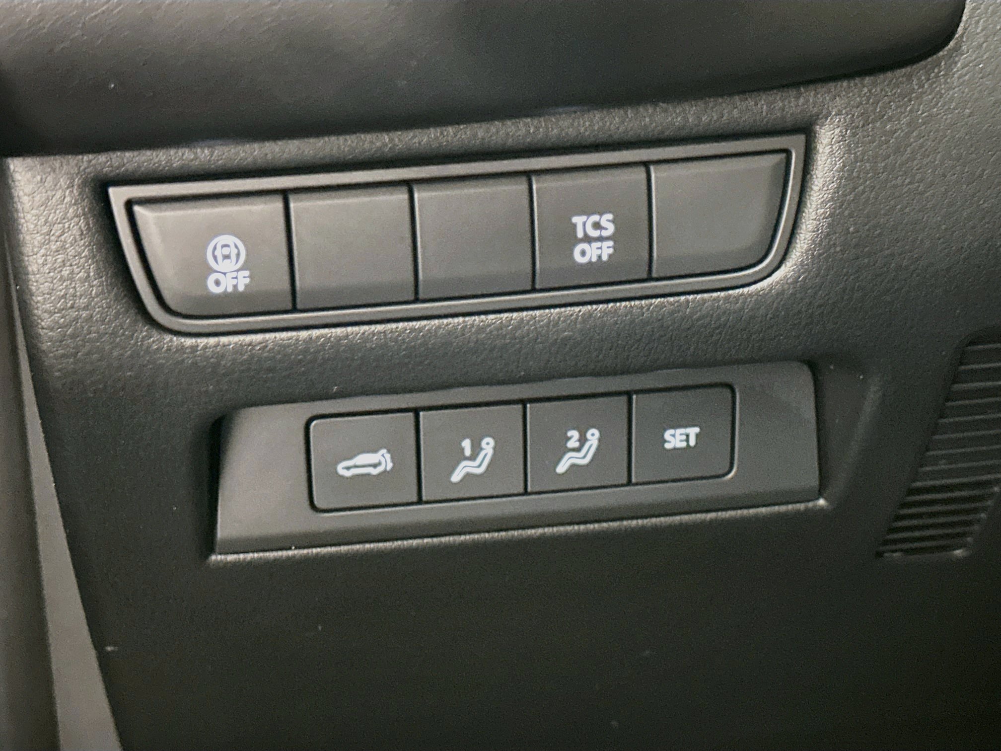Used 2025 MAZDA CX-50 AWD 2.5 S w/ Premium Plus Pkg image 17