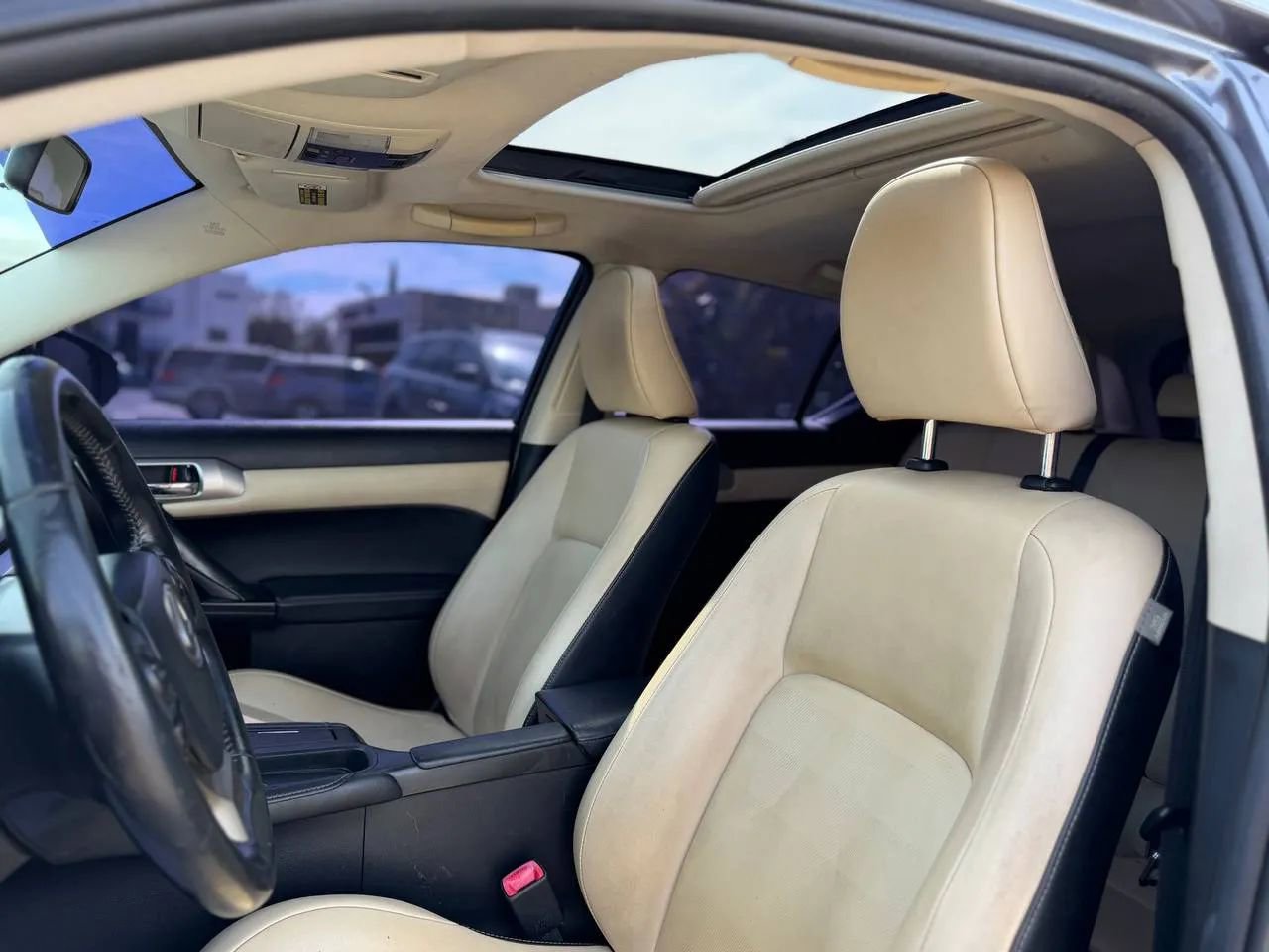 Used 2014 Lexus CT 200h image 22