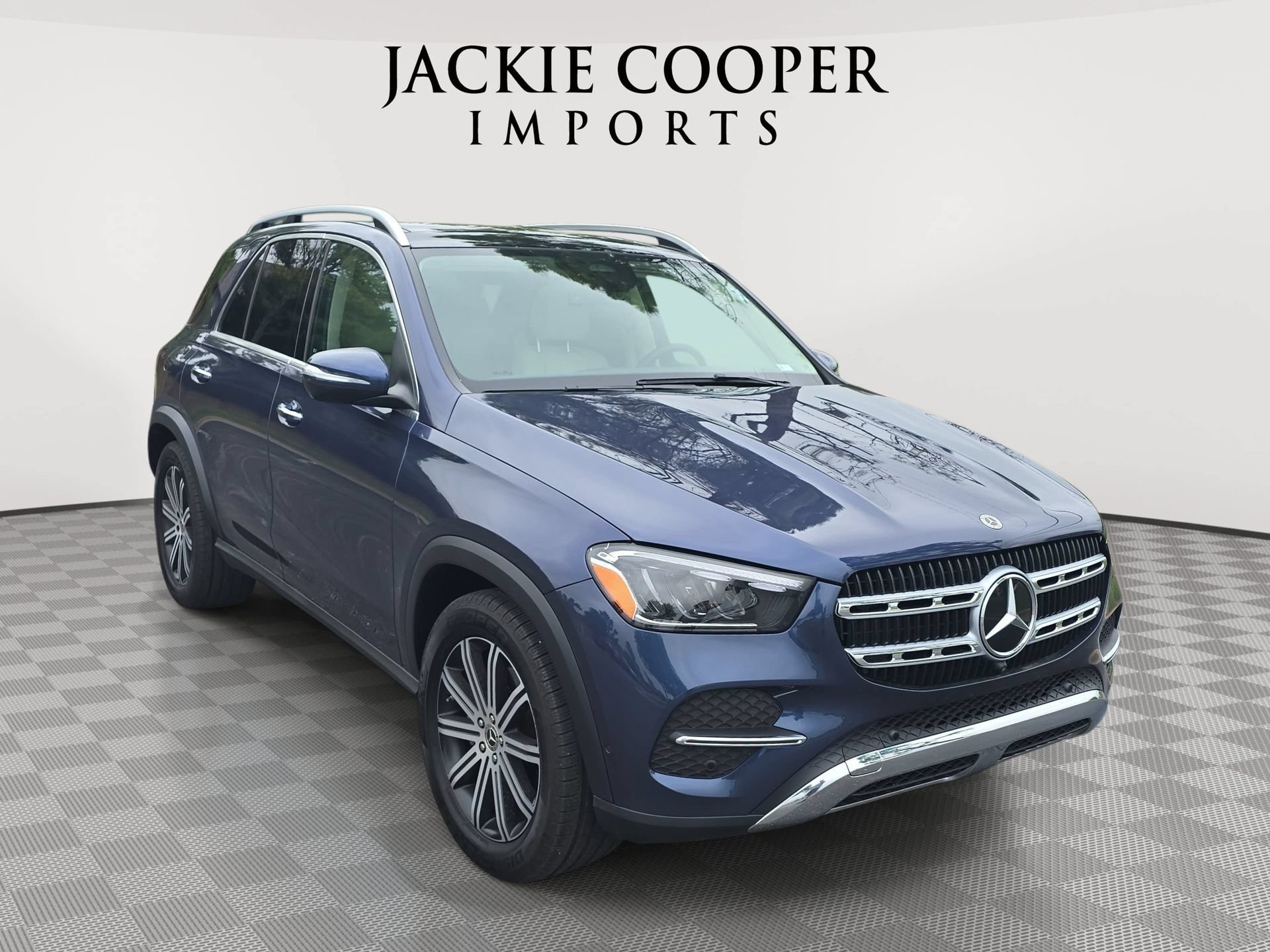 Certified 2025 Mercedes-Benz GLE 350 4MATIC image 3